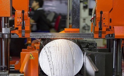 舒兰立式金属带锯床切削出现跑带故障解决方法！